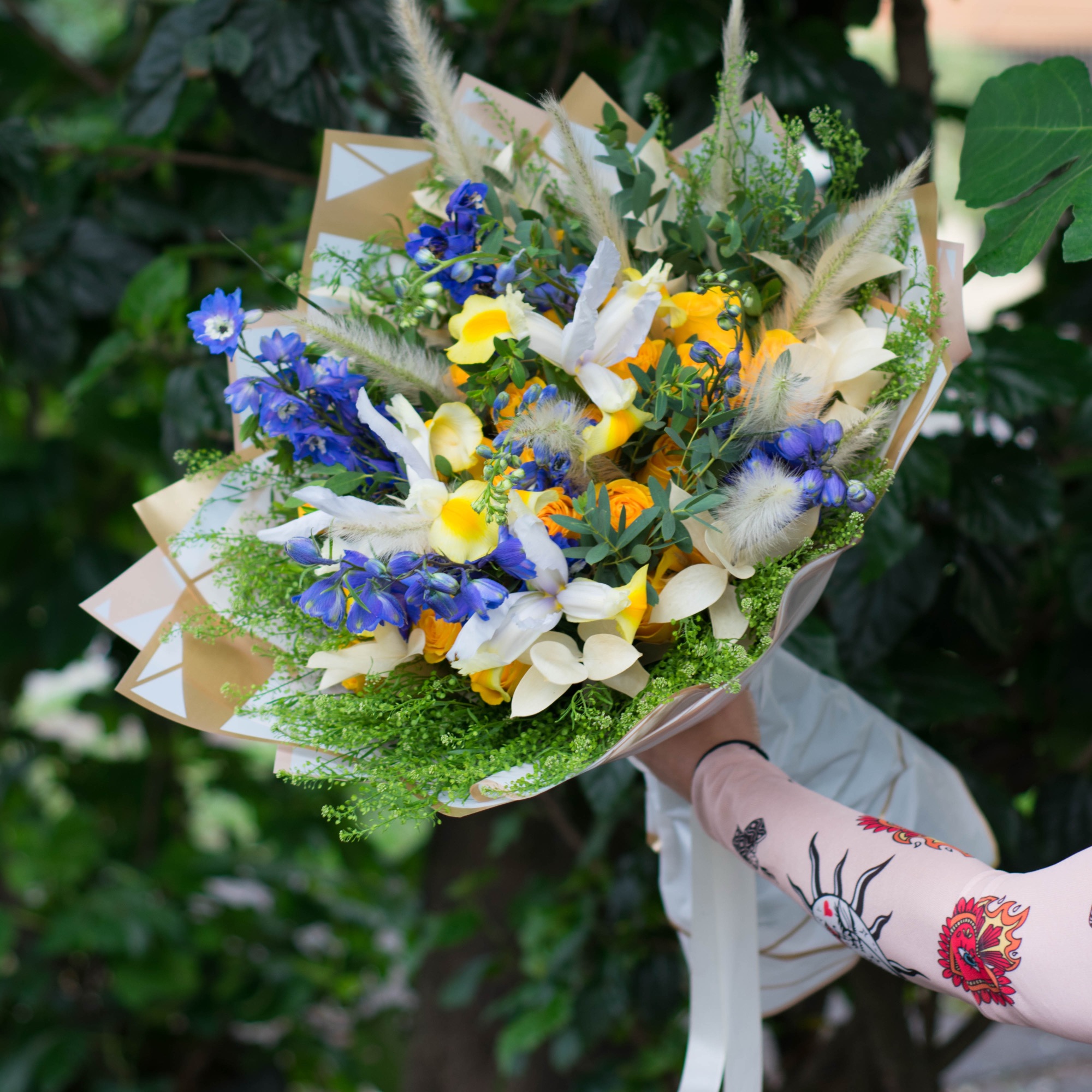 Bouquet Florable — paleta Amarillo y azul